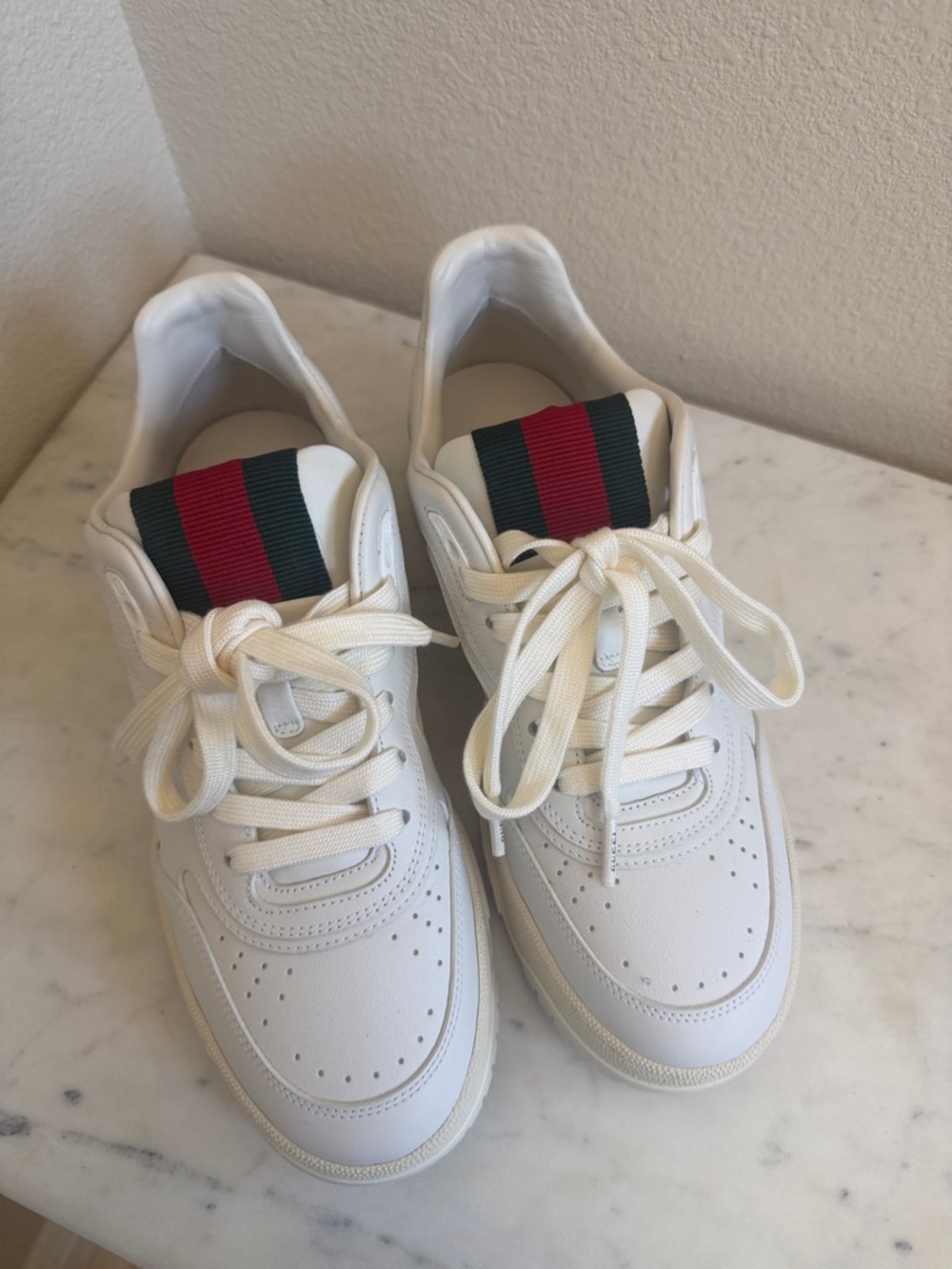 Gucci White Sneakers with Red and Green Accent 39.5